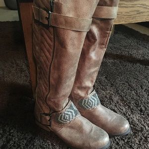 Not Rated Boots size 10